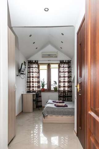 Мини-отель Minihotel Freedom Львов Двухместный номер с 1 кроватью или 2 отдельными кроватями-2