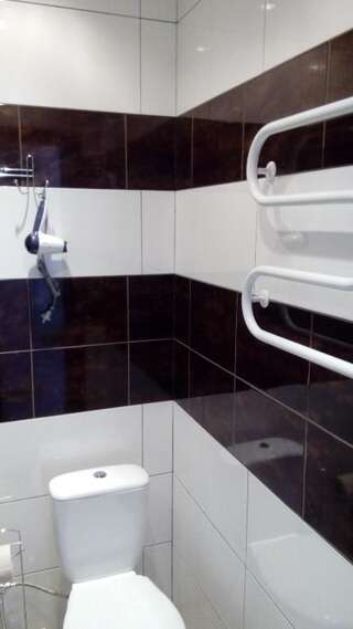 Мини-отель Minihotel Freedom Львов Бюджетный двухместный номер с 1 кроватью или 2 отдельными кроватями-19